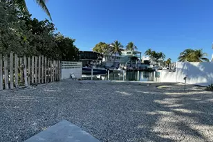 195 Gardenia St, Tavernier, FL 33070 - Photo 35