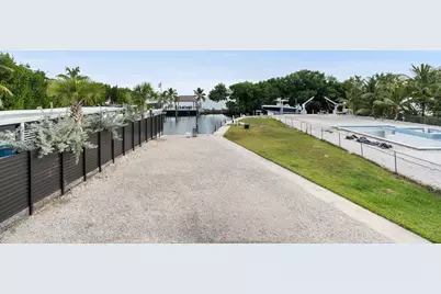 127 Seaside Avenue, Key Largo, FL 33037 - Photo 13