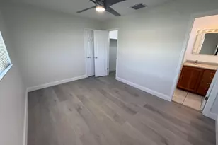 435 Collins Street #Upstairs Only, Key Largo, FL 33037 - Photo 11