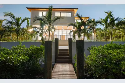 230 15th Circle, Key Colony, FL 33051 - Photo 5