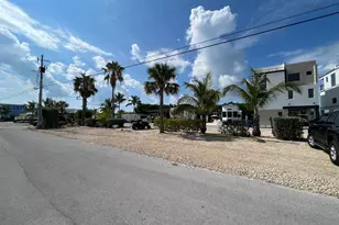 325 Calusa Street, Key Largo, FL 33037 - Photo 9