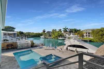 232 W Seaview Drive, Duck Key, FL 33050 - Photo 35