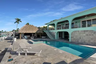 232 W Seaview Dr, Duck Key, FL 33050 - Photo 17