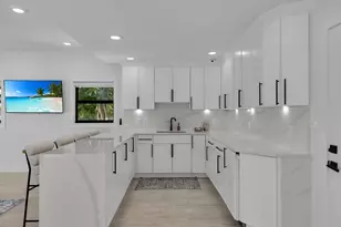 362 E Seaview Dr, Duck Key, FL 33050 - Photo 17