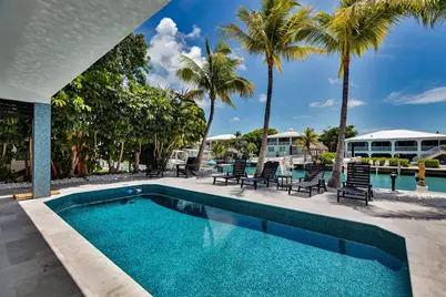 362 E Seaview Drive, Duck Key, FL 33050 - Photo 59