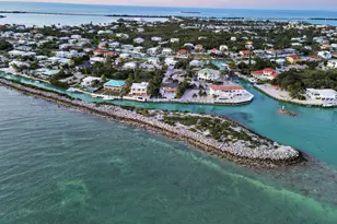 210 W Seaview Cir, Duck Key, FL 33050 - Photo 73