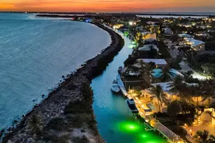 210 W Seaview Cir, Duck Key, FL 33050 - Photo 83