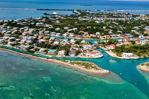 210 W Seaview Cir, Duck Key, FL 33050 - Photo 7