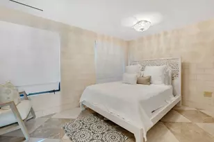 210 W Seaview Cir, Duck Key, FL 33050 - Photo 47