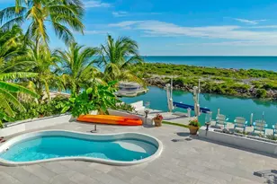 210 W Seaview Cir, Duck Key, FL 33050 - Photo 31