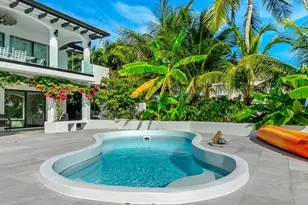 210 W Seaview Cir, Duck Key, FL 33050 - Photo 29