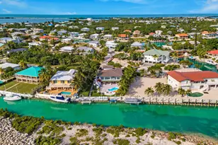 210 W Seaview Cir, Duck Key, FL 33050 - Photo 11