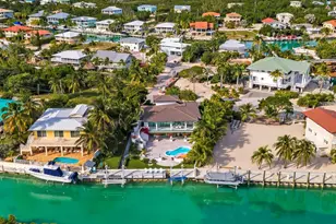 210 W Seaview Cir, Duck Key, FL 33050 - Photo 15