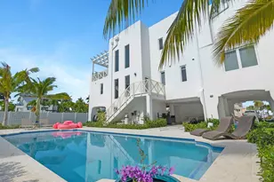 317 E Seaview Cir, Duck Key, FL 33050 - Photo 1