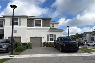 833 SE 19th St, Homestead, FL 33034 - Photo 1
