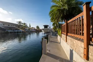 410 10th St, Key Colony Beach, FL 33051 - Photo 37