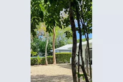 42 Transylvania Avenue, Key Largo, FL 33037 - Photo 5