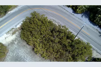 27460 W Indies Drive, Lower Sugarloaf Key, FL 33042 - Photo 5