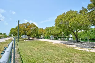 158 Pearl Ave, Tavernier, FL 33070 - Photo 27