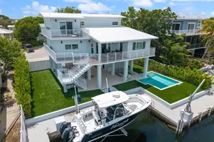 215 Wildwood Cir, Key Largo, FL 33037 - Photo 1