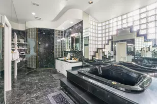 152 N Indies Dr, Duck Key, FL 33050 - Photo 35