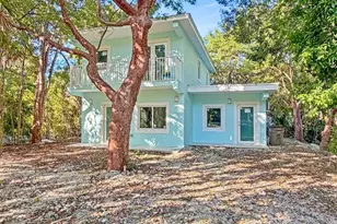 203 Antigua Rd, Tavernier, FL 33037 - Photo 1