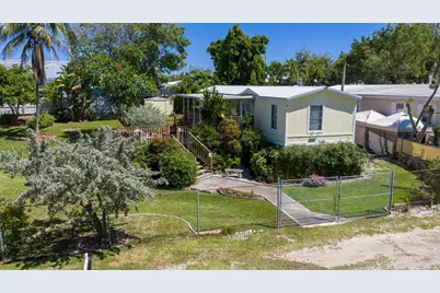 917 Plantation Road, Key Largo, FL 33037 - Photo 1