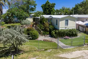 917 Plantation Rd, Key Largo, FL 33037 - Photo 1