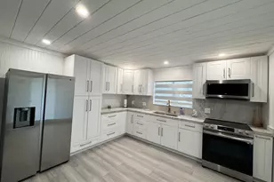 521 Sound Dr, Key Largo, FL 33037 - Photo 1