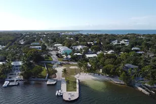 62 SE Marlin Ave, Key Largo, FL 33037 - Photo 1