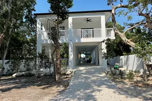 118 Harry Harris Dr, Tavernier, FL 33070 - Photo 1