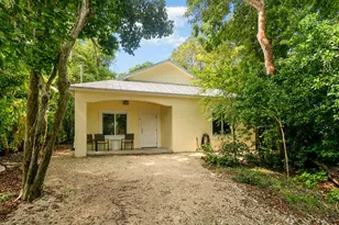 13 Bonita Ave, Key Largo, FL 33037 - Photo 1