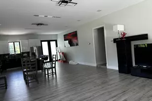 32 Atlantic Dr, Key Largo, FL 33037 - Photo 1