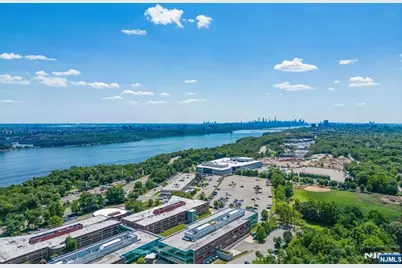 28 Geraldine Court, Englewood Cliffs, NJ 07632 - Photo 3