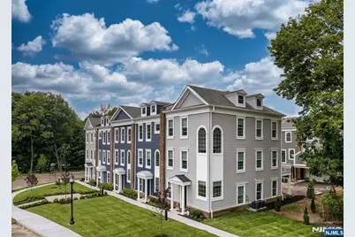 14 Parkside Lane, Teaneck Township, NJ 07666 - Photo 5