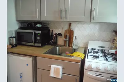 2329 Hudson Terrace C13 #C13, Fort Lee, NJ 07024 - Photo 7