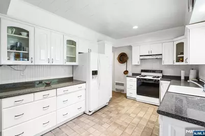746 Queen Anne Road, Teaneck Township, NJ 07666 - Photo 7