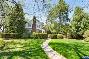 746 Queen Anne Rd, Teaneck Township, NJ 07666 - Photo 3