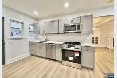 14 Roosevelt Avenue, East Orange, NJ 07017 - Photo 5