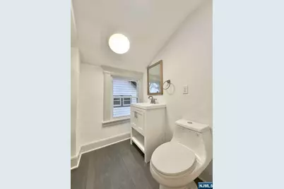 14 Roosevelt Avenue, East Orange, NJ 07017 - Photo 9