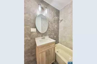 14 Roosevelt Avenue, East Orange, NJ 07017 - Photo 7