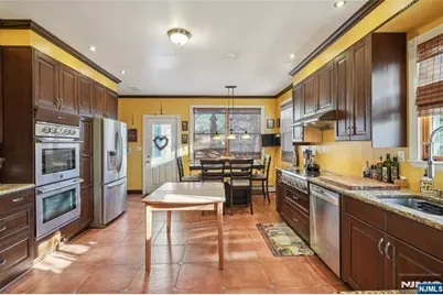 220 Webster Avenue, Lyndhurst Township, NJ 07071 - Photo 5