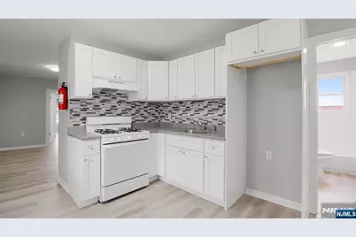 605 Madison, Paterson, NJ 07514 - Photo 23