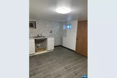 1041 Hunterdon Street, Newark, NJ 07112 - Photo 21