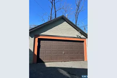 1041 Hunterdon Street, Newark, NJ 07112 - Photo 27