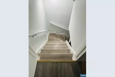 1041 Hunterdon Street, Newark, NJ 07112 - Photo 17