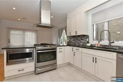 2468 7th Street B #B, Fort Lee, NJ 07024 - Photo 9