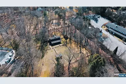 98 E Saddle River Road, Saddle River, NJ 07458 - Photo 25