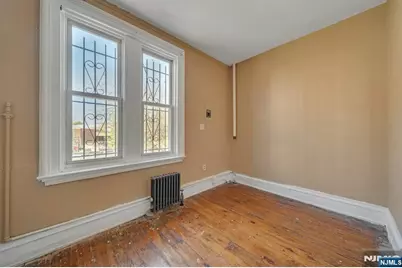 589 Martin Luther Kng Jr Boulevard, Newark, NJ 07102 - Photo 11