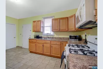 567 McChesney Street, Orange, NJ 07050 - Photo 9